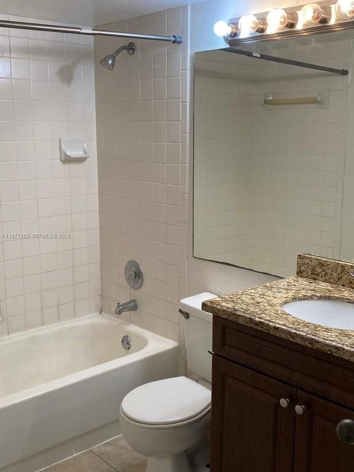 22104 Glenmoor Dr #22104 - Photo 2 of 14