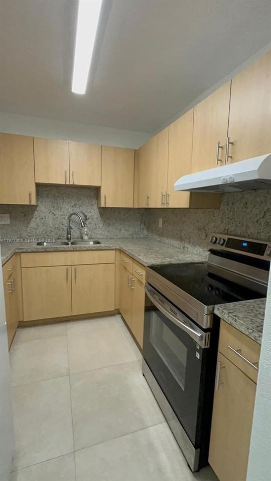 1885 W 56th St #112 - Photo 2 of 11