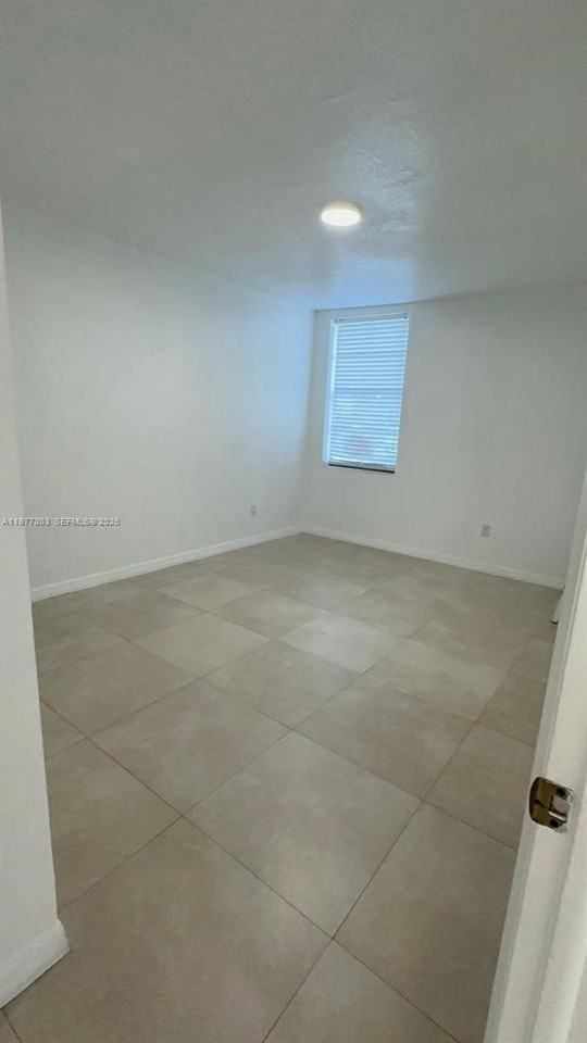 1885 W 56th St #112 - Photo 3 of 11