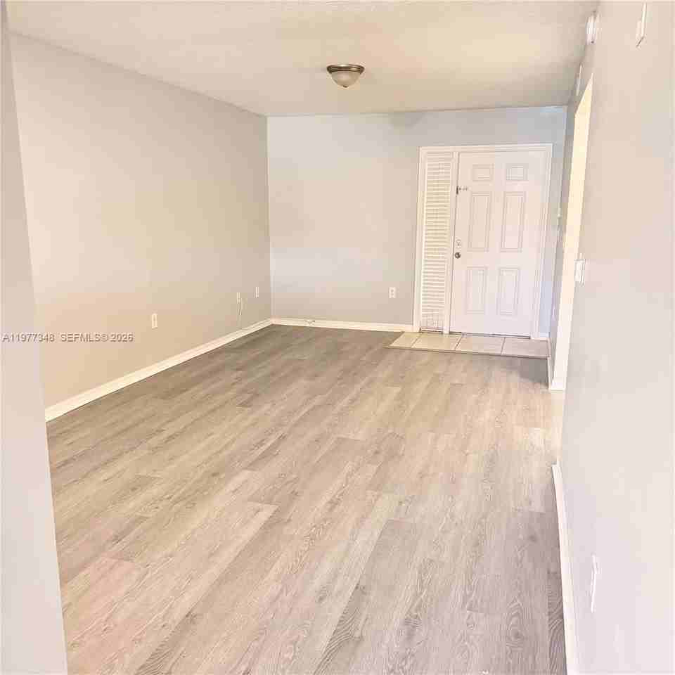 2910 Se 13th Ave #104-50 - Photo 4 of 13