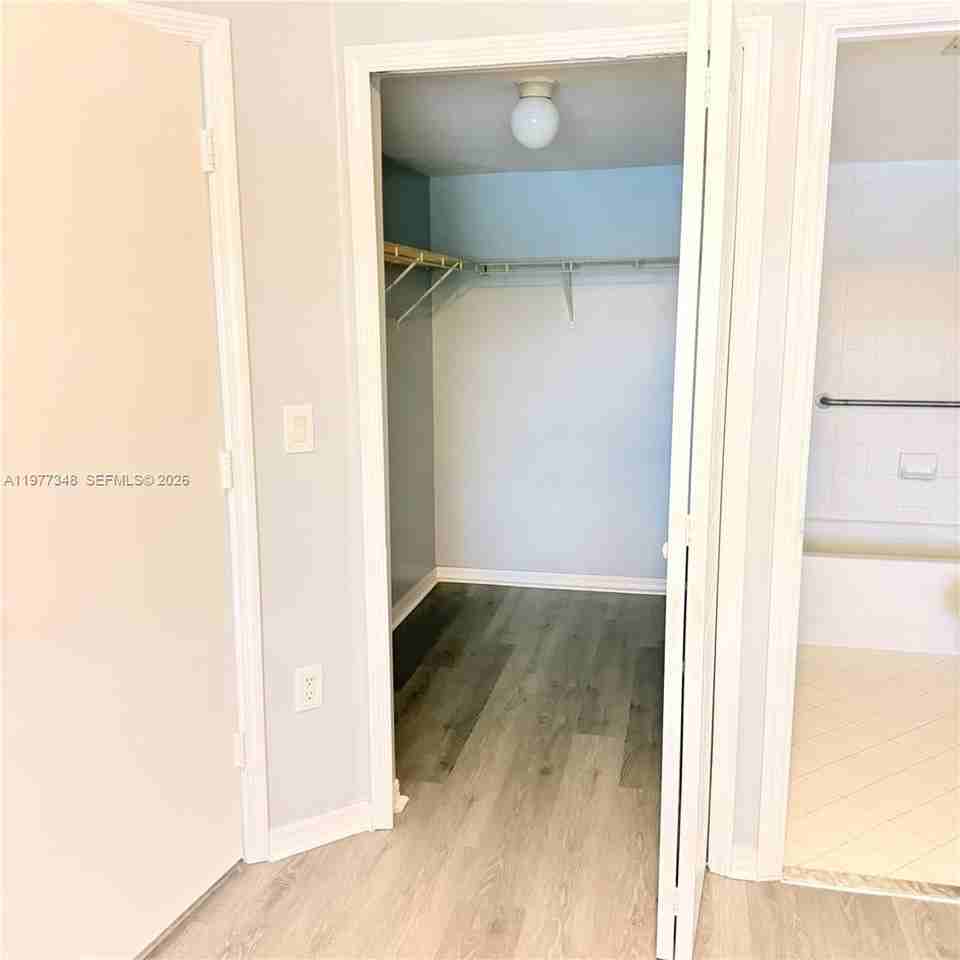 2910 Se 13th Ave #104-50 - Photo 7 of 13