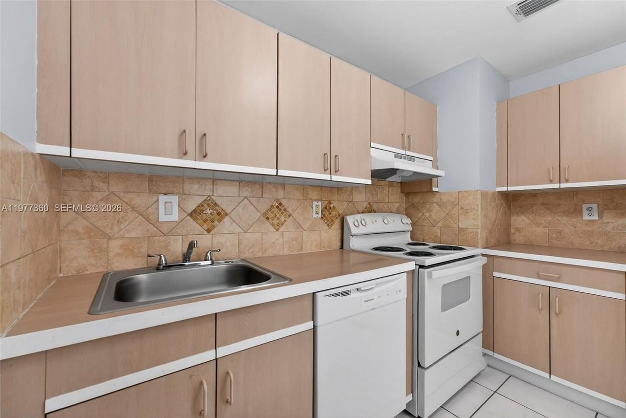 7680 Sw 156th Ct #B115 - Photo 5 of 23