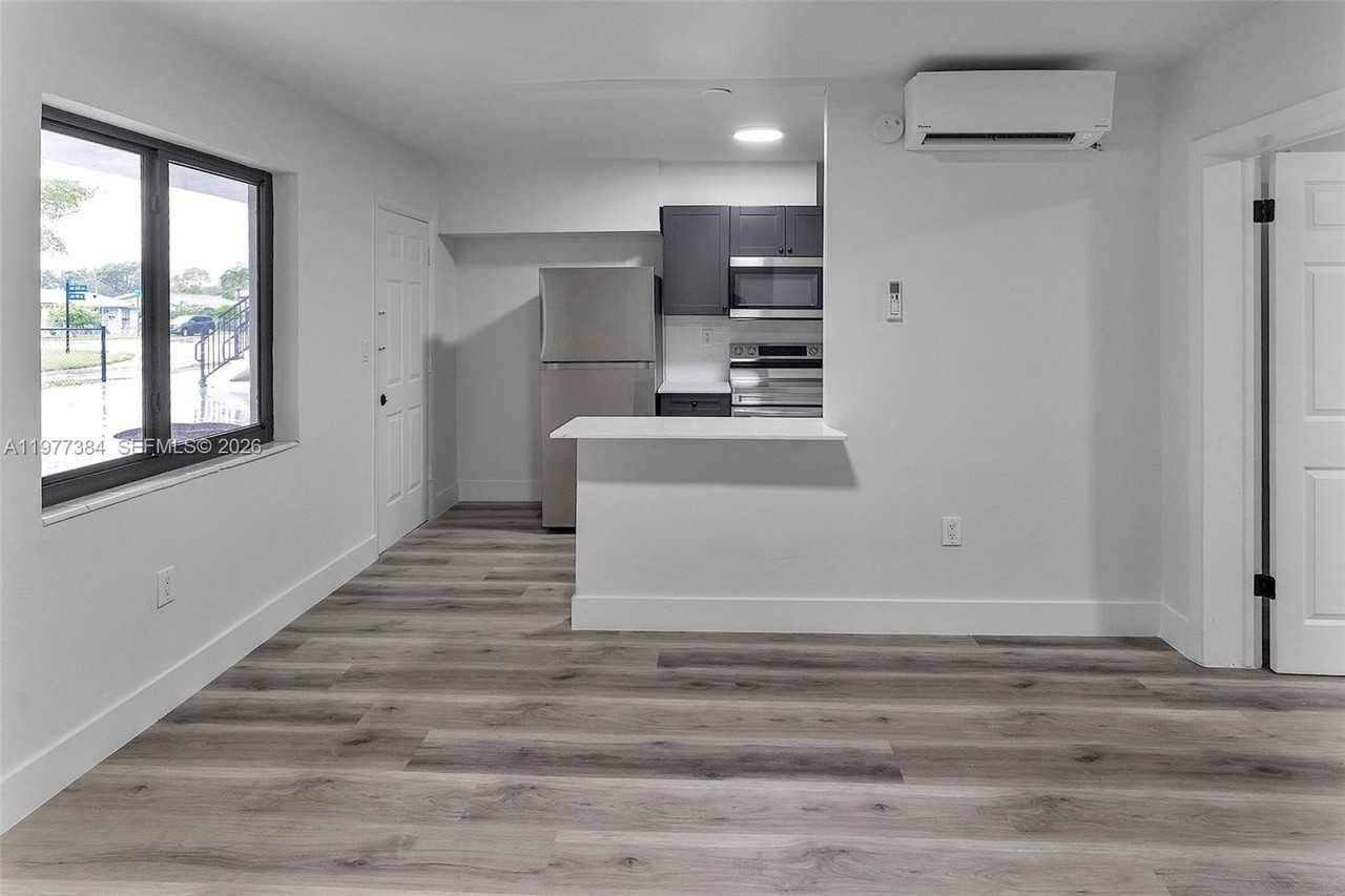 4037 Sw 65th Ave #11 - Photo 3 of 15