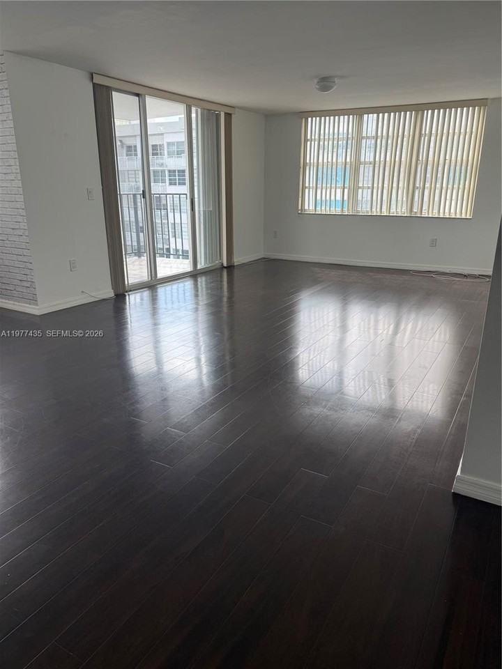 2750 Ne 183rd St #1902 - Photo 5 of 25