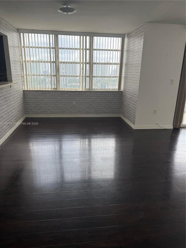 2750 Ne 183rd St #1902 - Photo 6 of 25