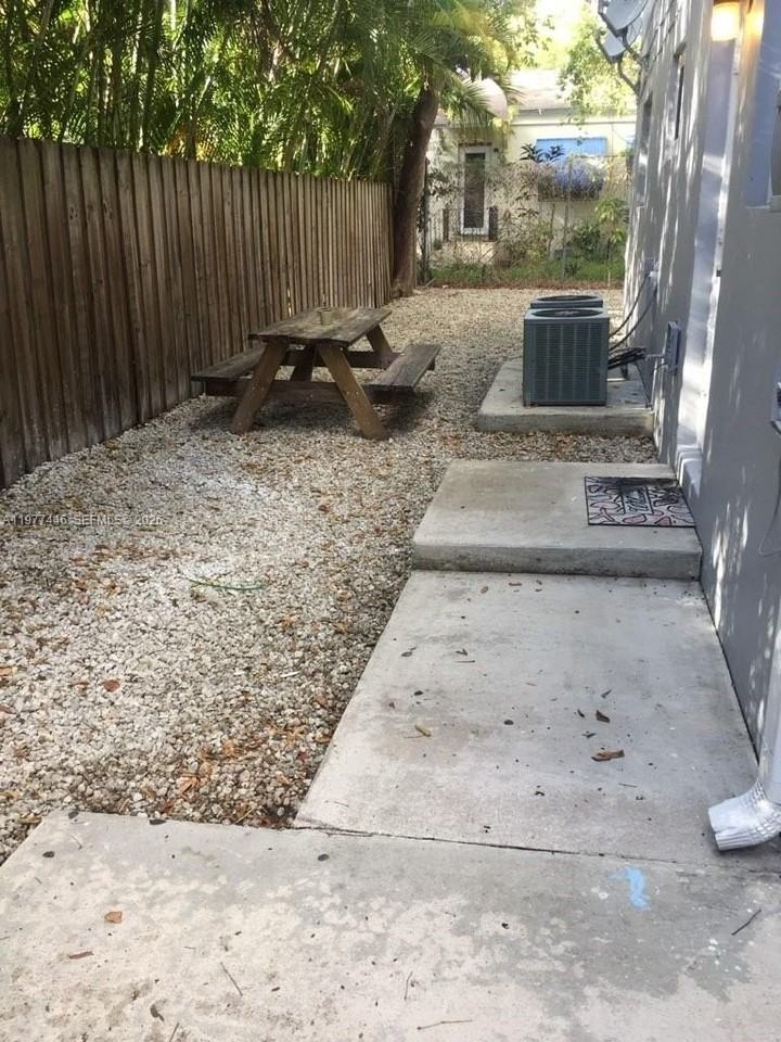 661 Ne 61st St #3 - Photo 7 of 12