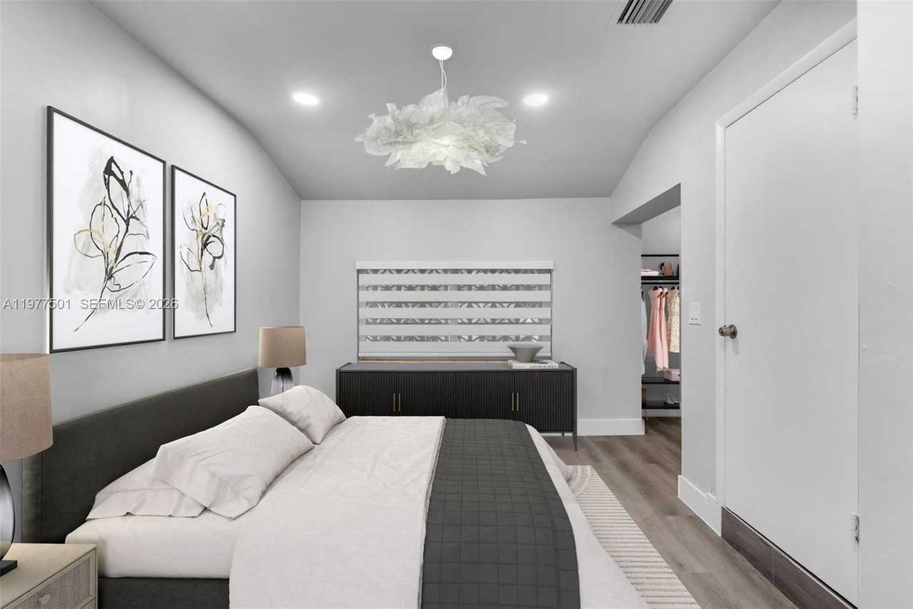 648 South Dr - Photo 5 of 20