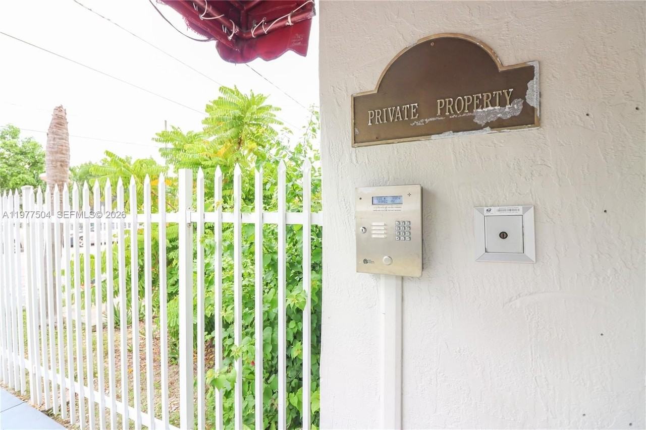 134 Sw 7th Ave #403 - Photo 4 of 31