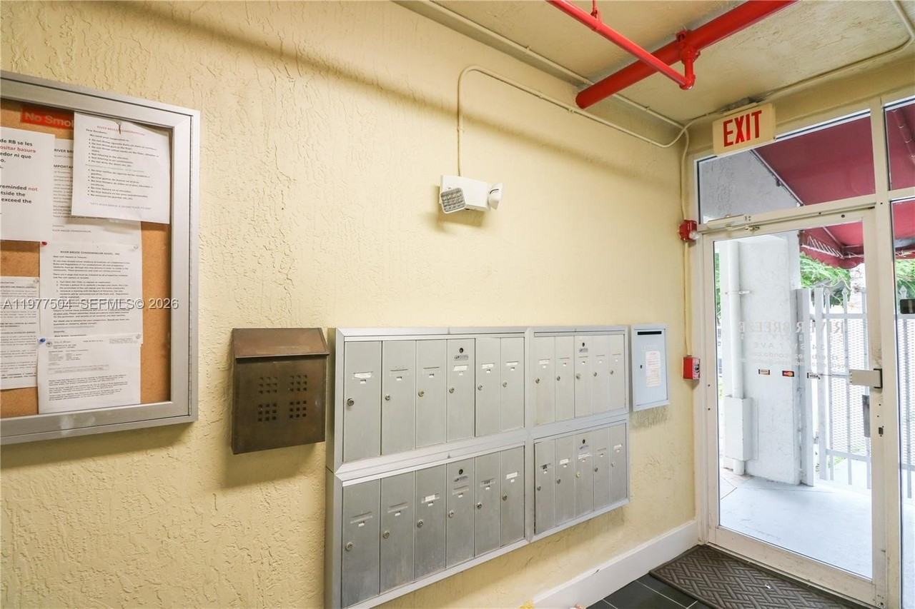 134 Sw 7th Ave #403 - Photo 6 of 31