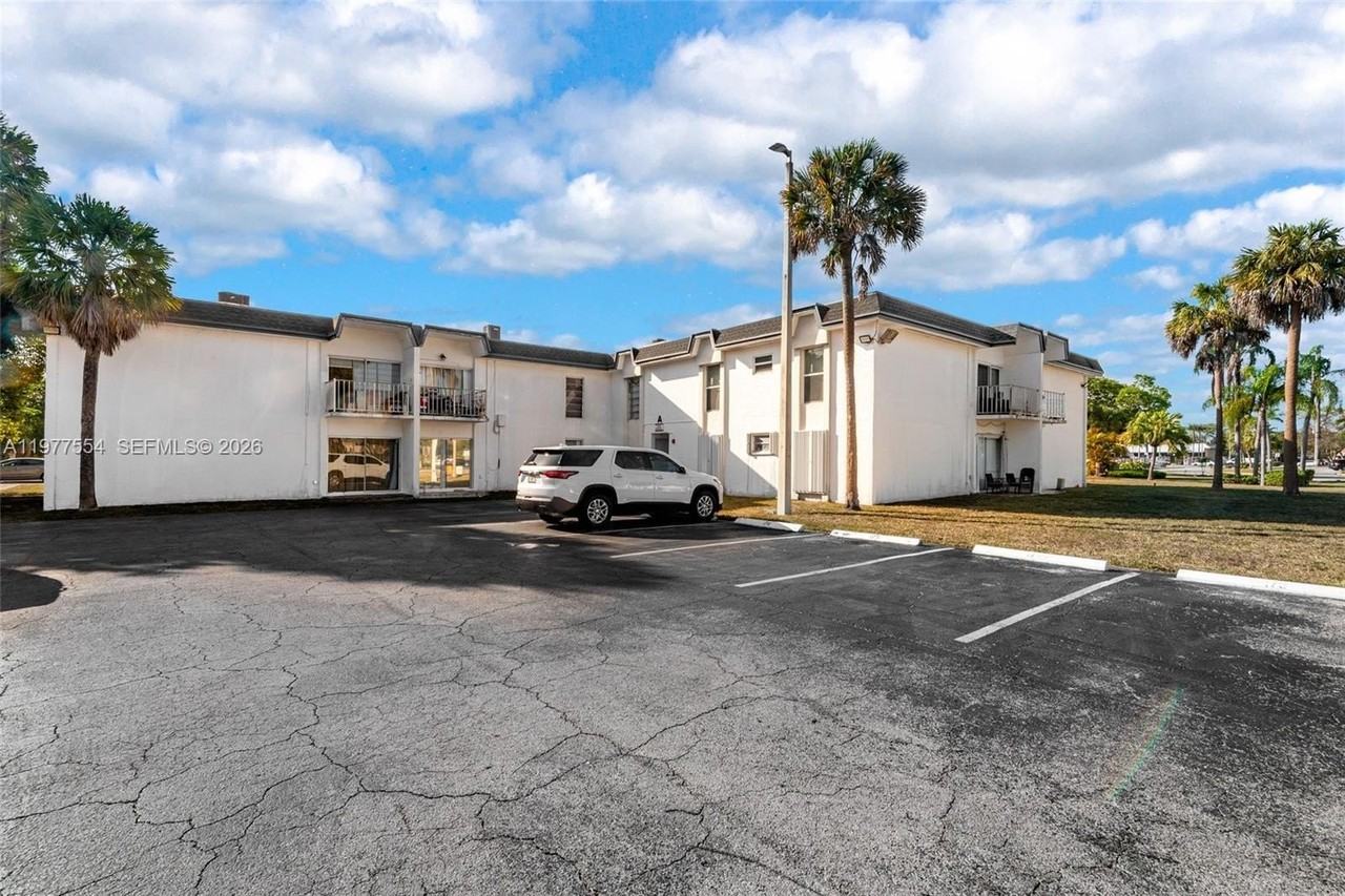 7256 Sw 94th Pl #A8 - Photo 2 of 17