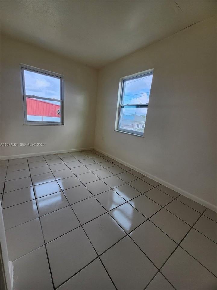 4131 Commercial Dr Fl 33870 #0 - Photo 4 of 6