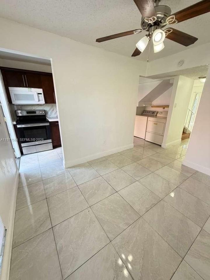 2462 Nw 52nd Ave #2462 - Photo 5 of 22