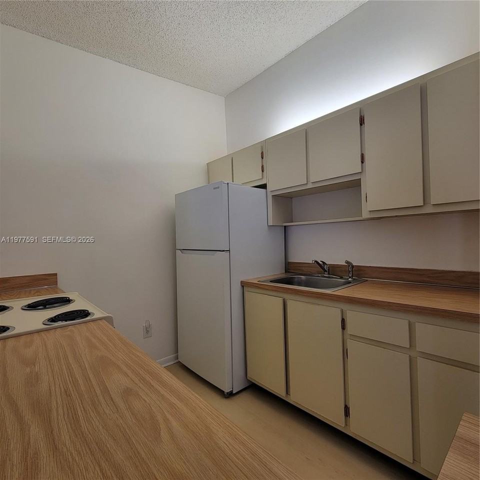 9379 S Belfort Cir #216 - Photo 4 of 19