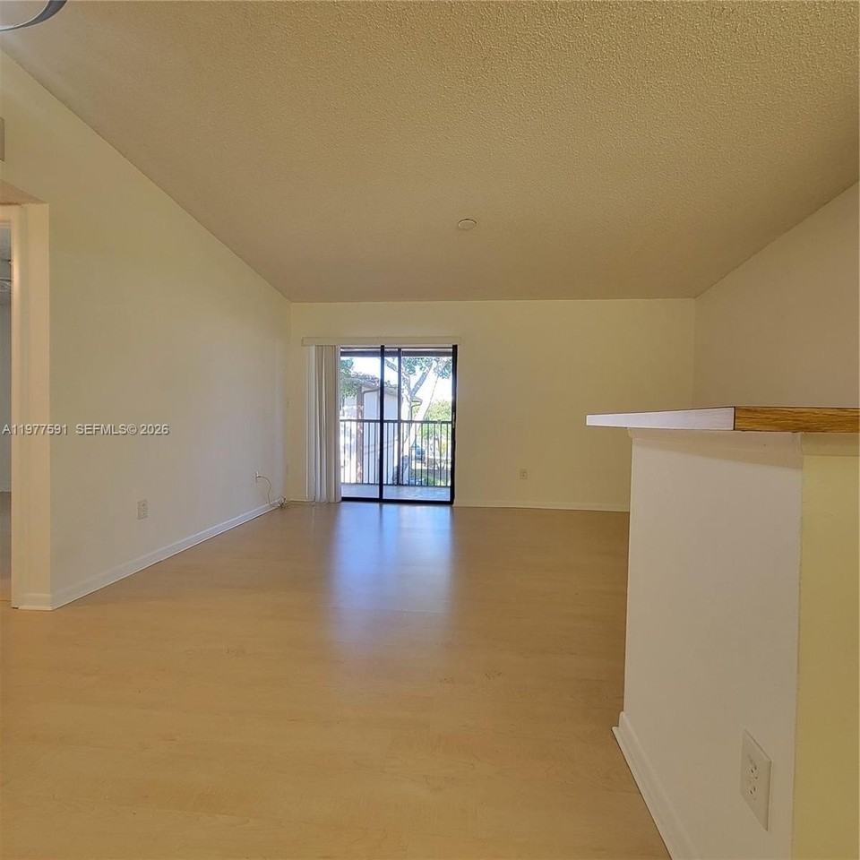 9379 S Belfort Cir #216 - Photo 6 of 19