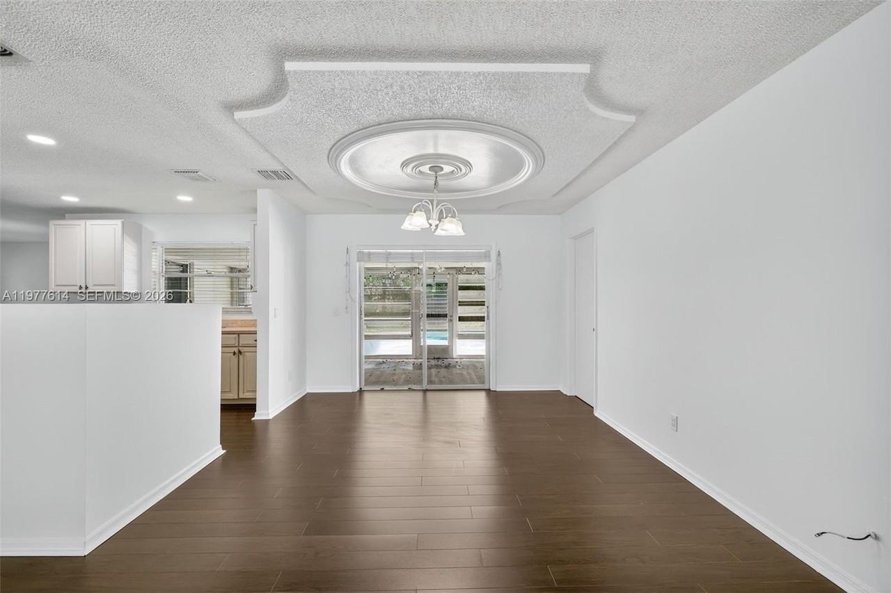 770 Se Hollahan Ave #770 - Photo 4 of 20