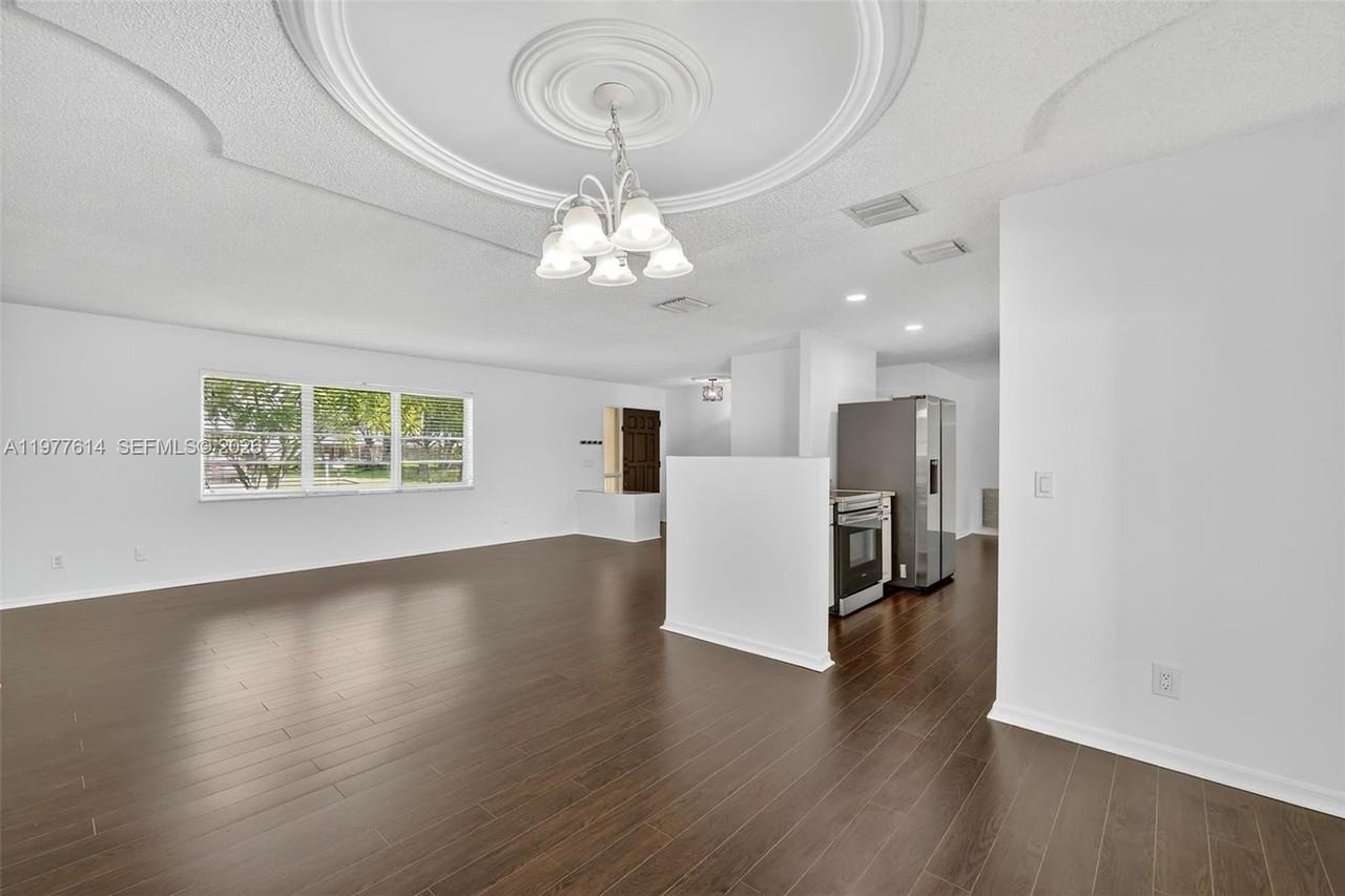 770 Se Hollahan Ave #770 - Photo 5 of 20