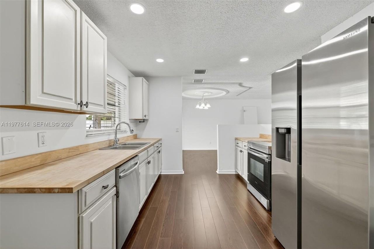 770 Se Hollahan Ave #770 - Photo 6 of 20