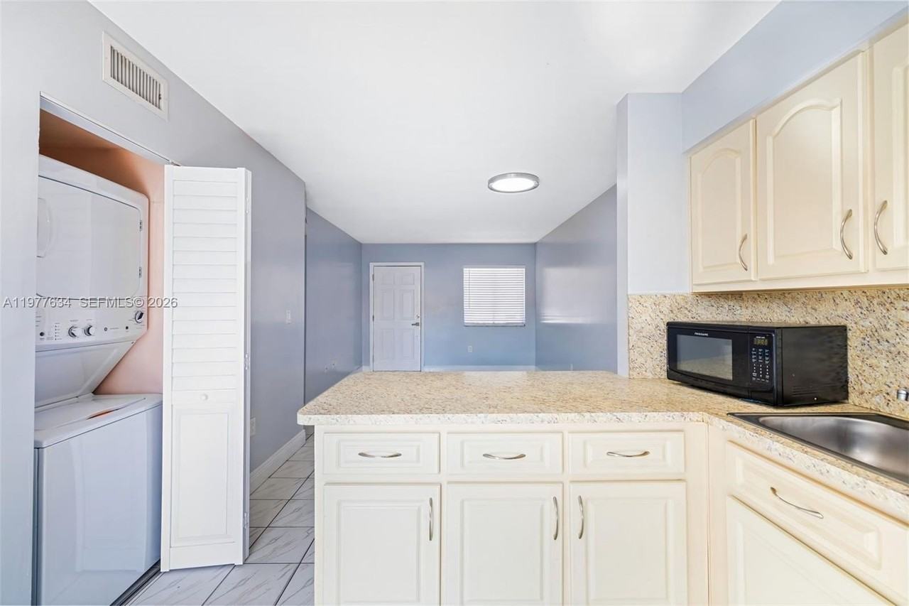 5400 W 21st Ct #402 - Photo 3 of 11