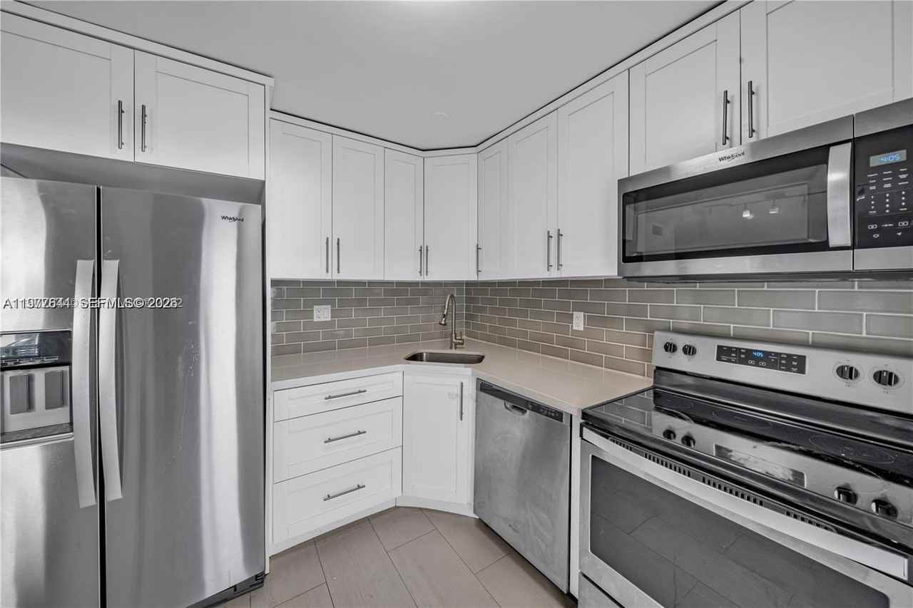 650 Coral Way #206 - Photo 5 of 16