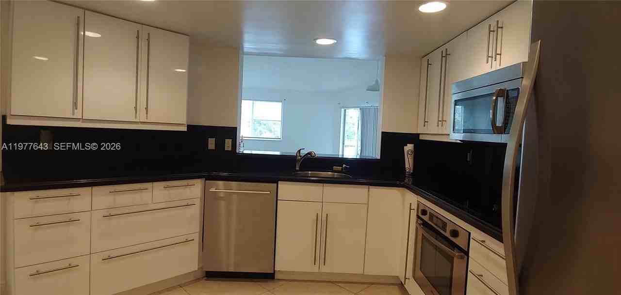 9777 Westview Dr #1120 - Photo 3 of 24