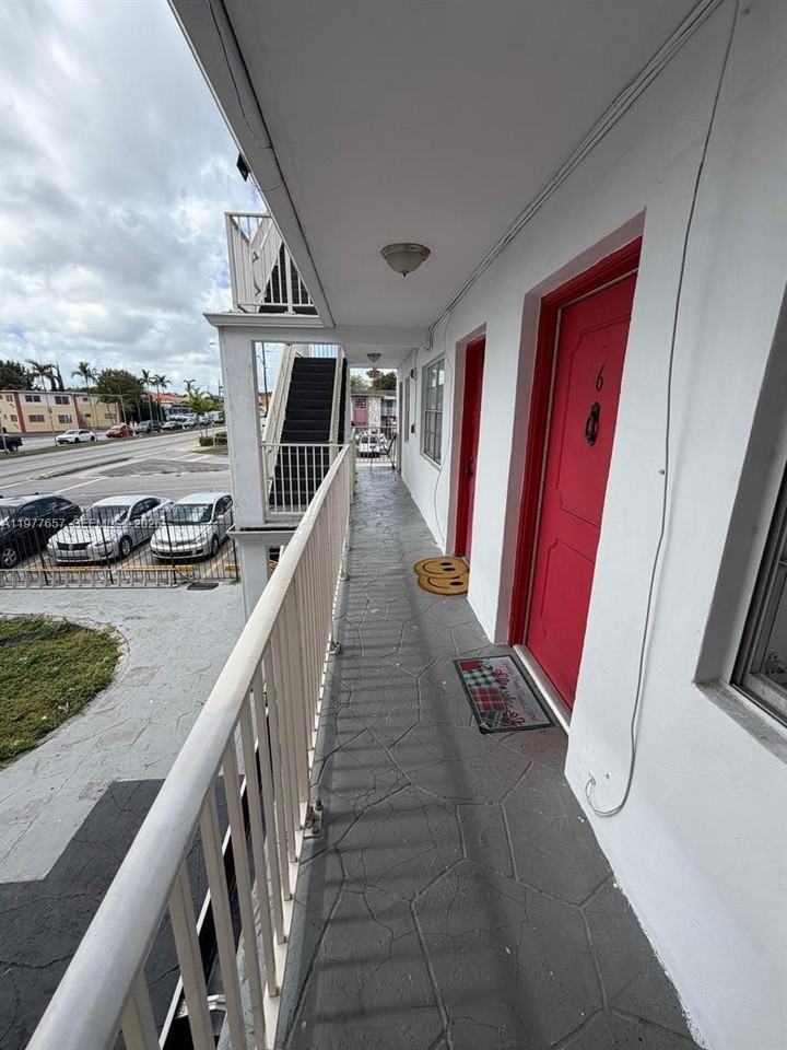 3211 W Flagler St #9 - Photo 2 of 20