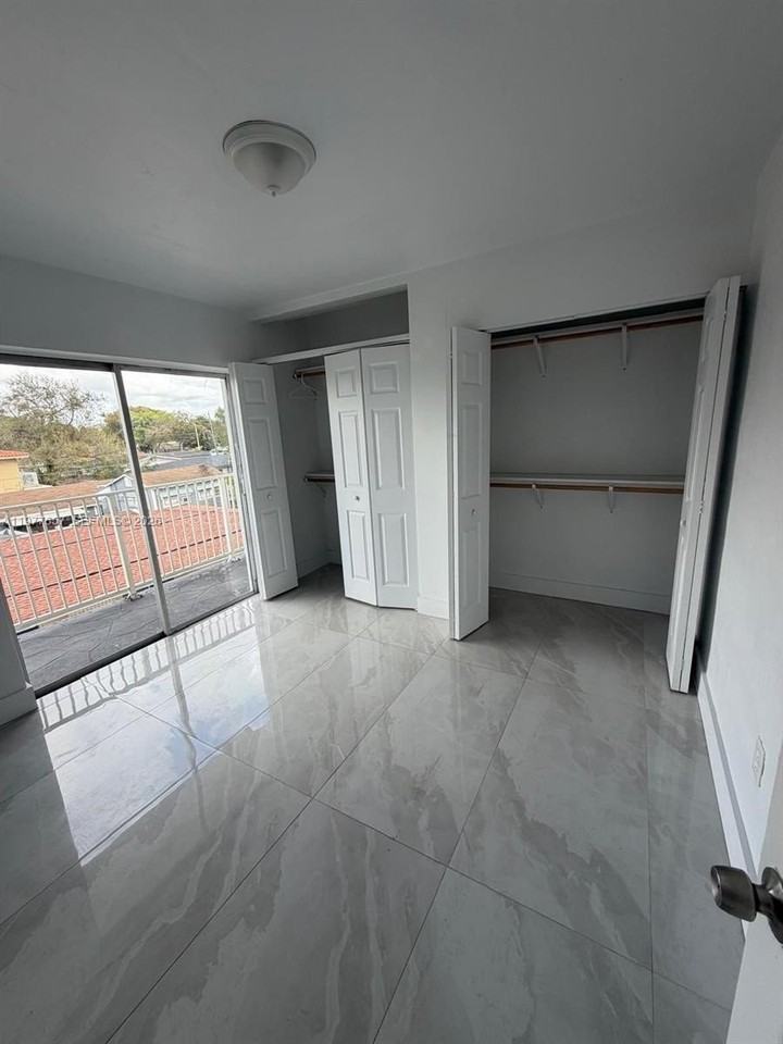 3211 W Flagler St #9 - Photo 7 of 20