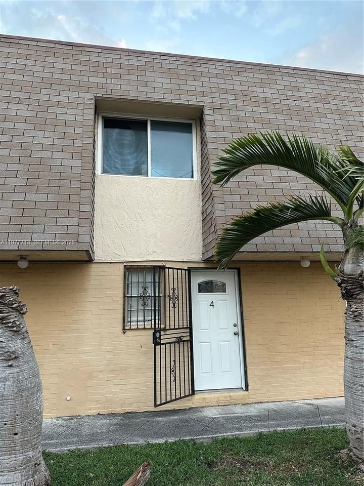 10902 Sw 2nd St #4F - Photo 2 of 18