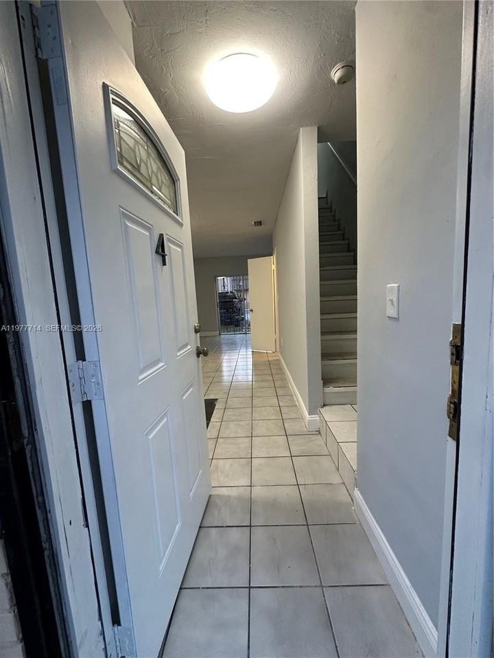 10902 Sw 2nd St #4F - Photo 4 of 18