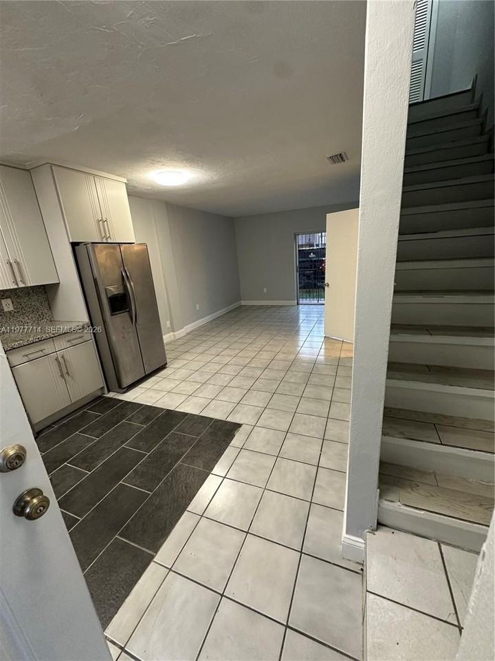 10902 Sw 2nd St #4F - Photo 5 of 18