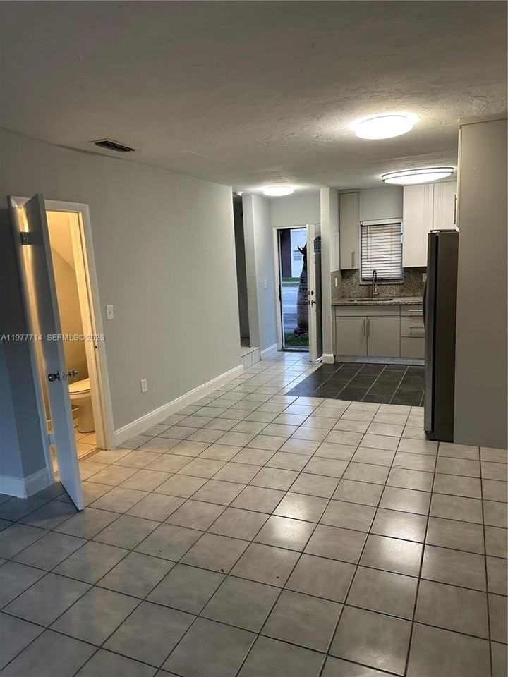 10902 Sw 2nd St #4F - Photo 6 of 18