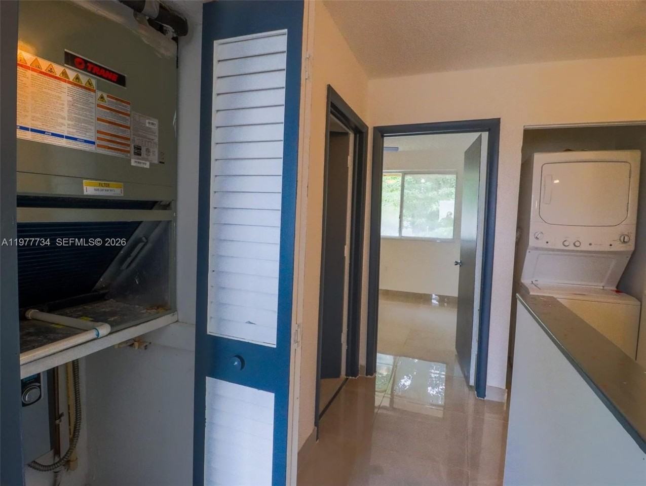 14010 Ne 3rd Ct #1 - Photo 3 of 18