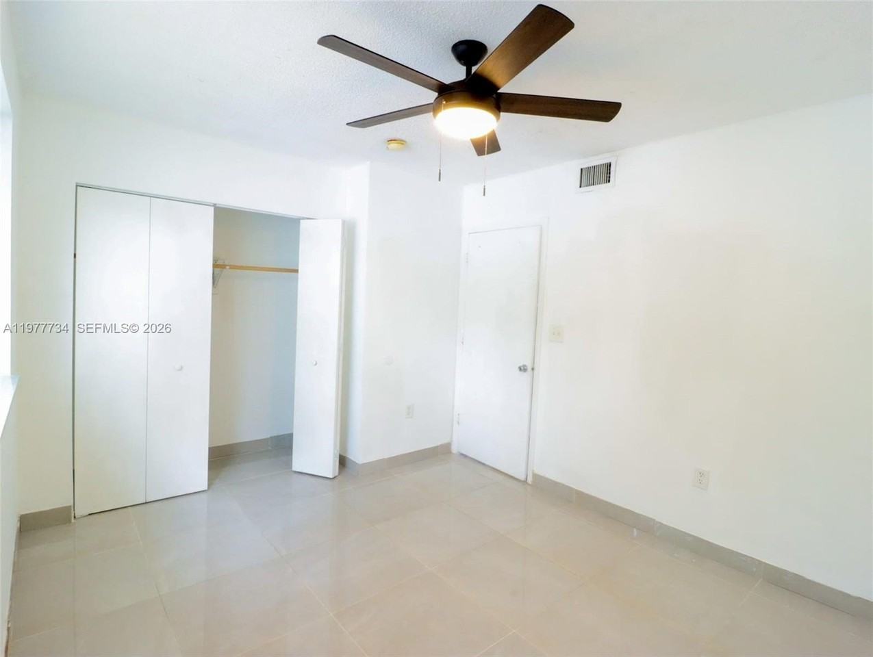 14010 Ne 3rd Ct #1 - Photo 5 of 18