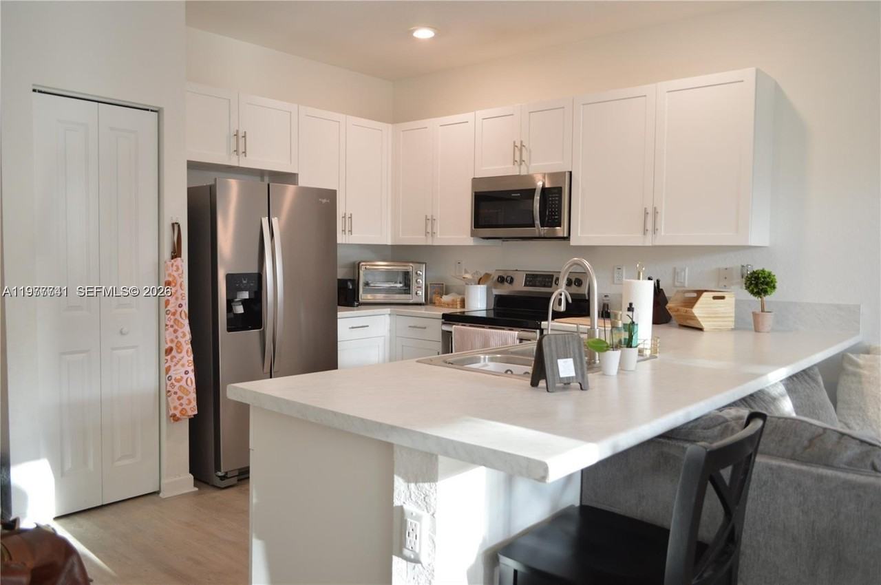 1522 Se 26th Ter - Photo 6 of 39