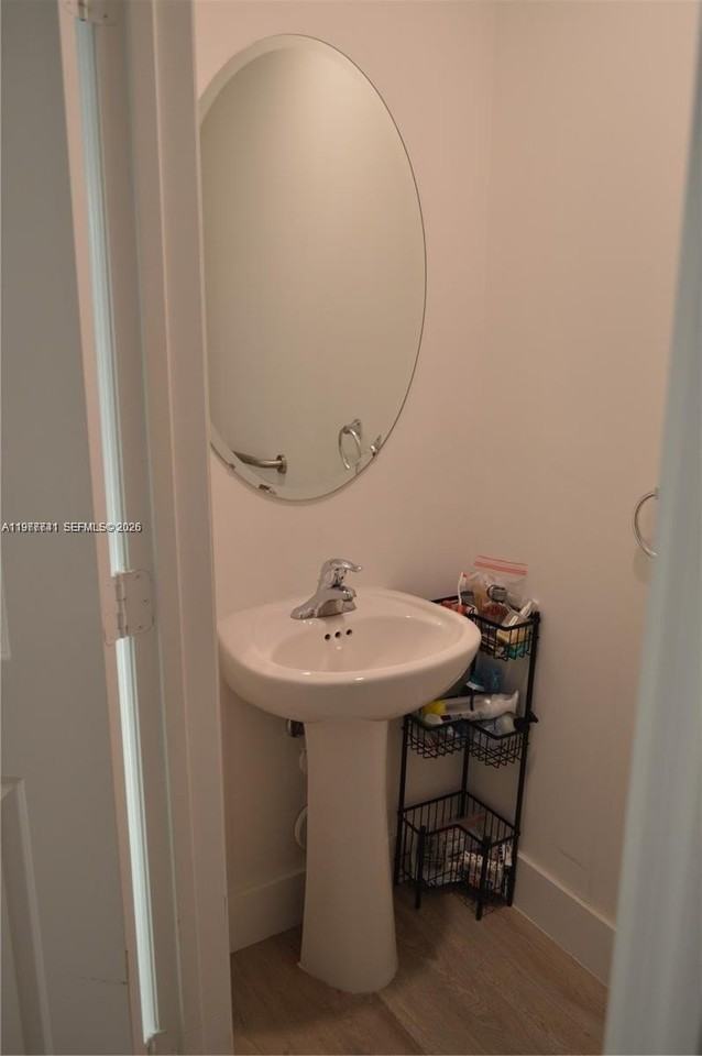1522 Se 26th Ter - Photo 6 of 34