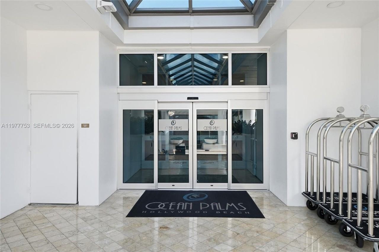 3101 S Ocean Dr #2807 - Photo 4 of 36