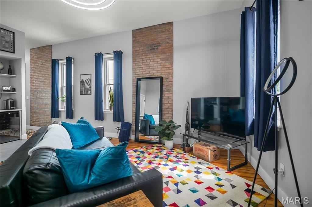 815 Rutger St - Photo 4 of 24