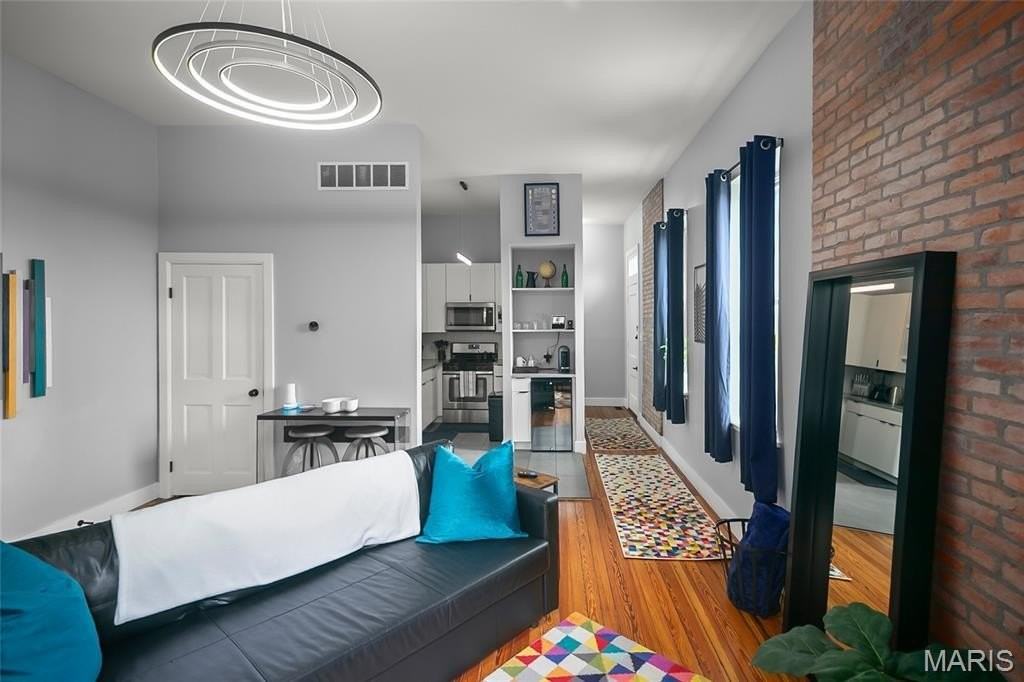 815 Rutger St - Photo 6 of 24