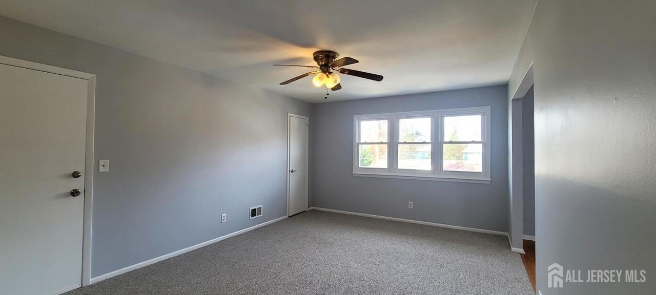 12 Van Buren Ave - Photo 2 of 24