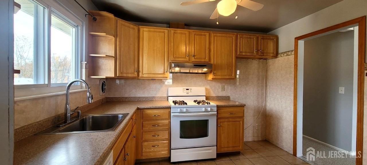 12 Van Buren Ave - Photo 6 of 24