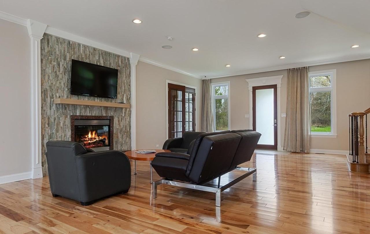 598 Lake Shore Rd - Photo 3 of 25