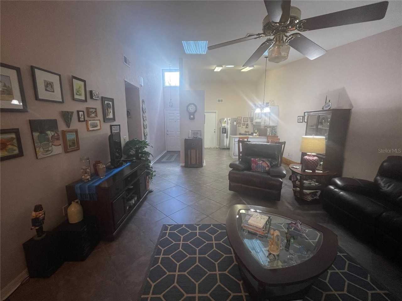 324 Nw 48th Blvd #K - Photo 4 of 23