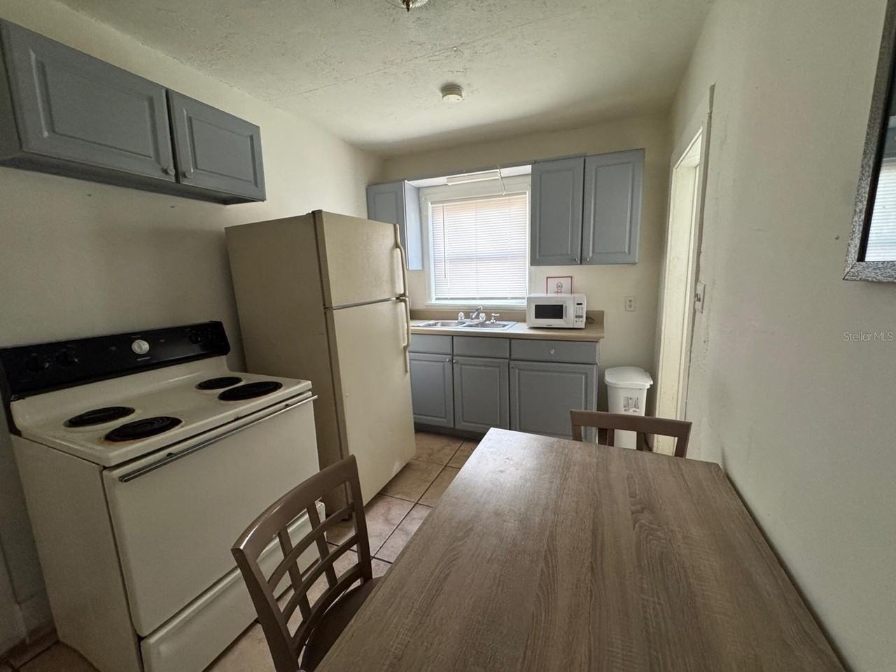 728 Columbia St #A - Photo 7 of 18