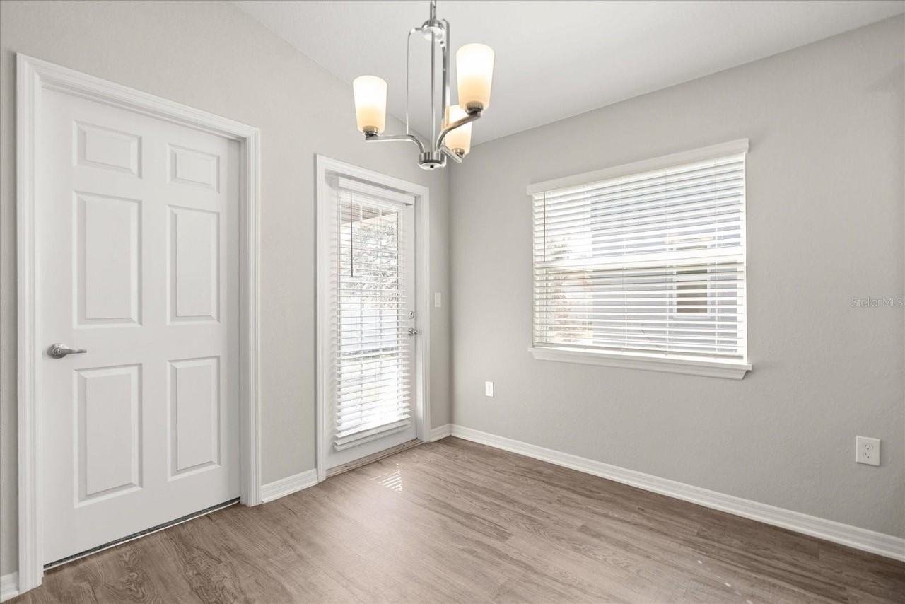 4279 Swan St - Photo 7 of 40