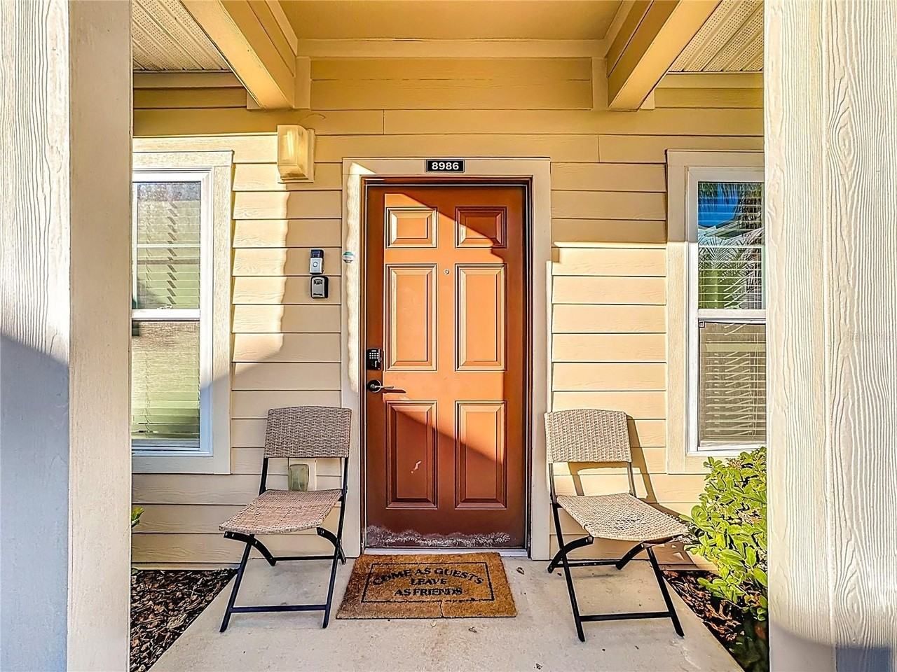 8986 Shine Dr - Photo 3 of 37