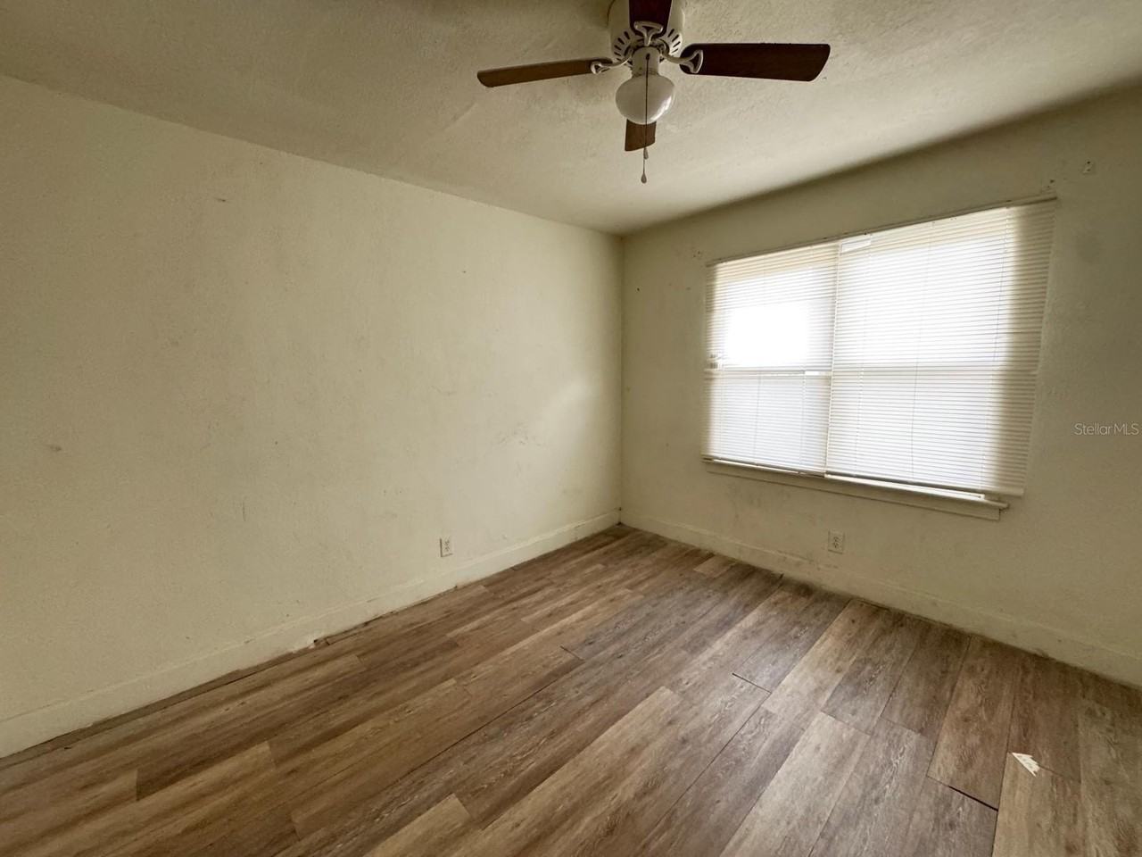 930 18th St #A - Photo 3 of 19