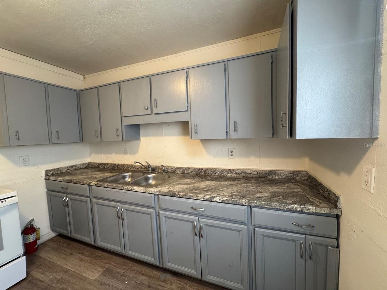 930 18th St #A - Photo 7 of 19