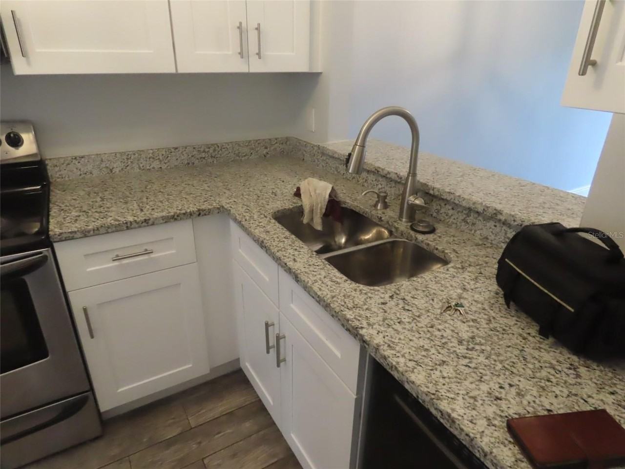 104 Creekside Way - Photo 5 of 12