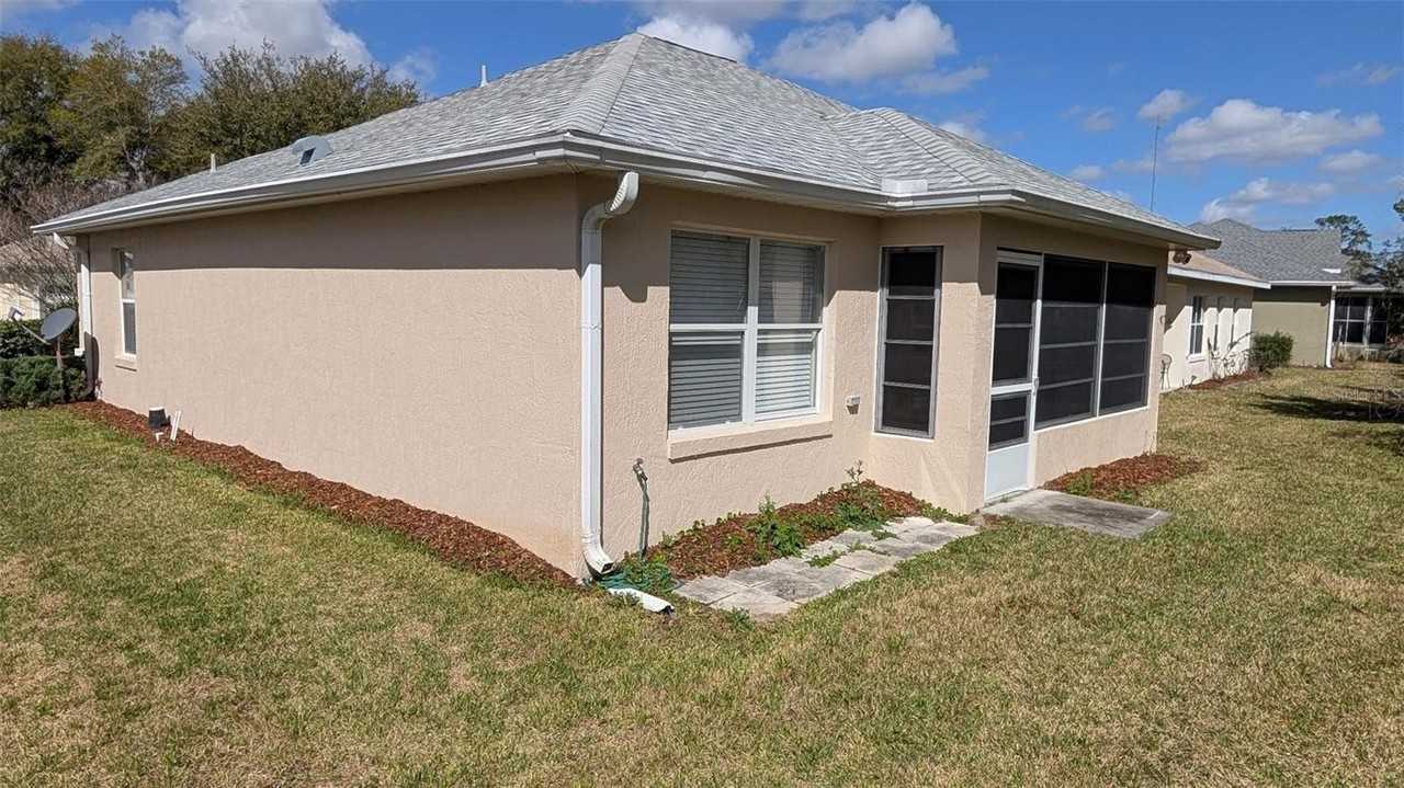 10912 Sw 69th Cir - Photo 2 of 11