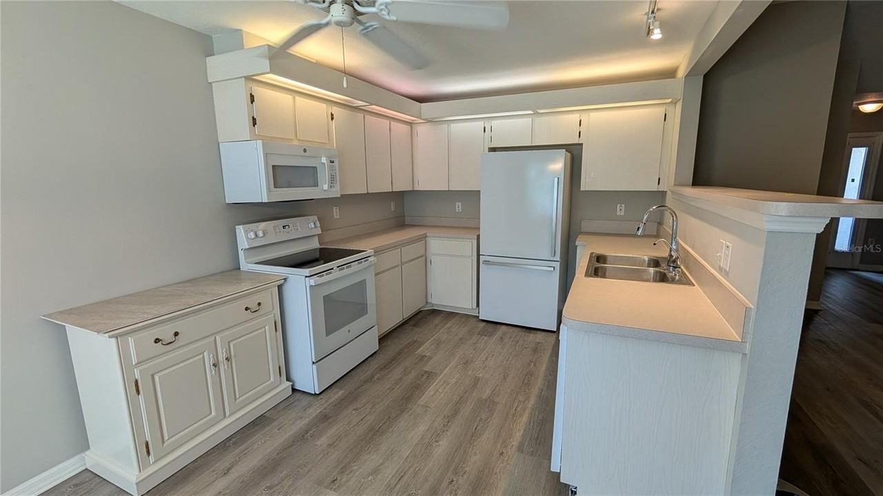 10912 Sw 69th Cir - Photo 5 of 11