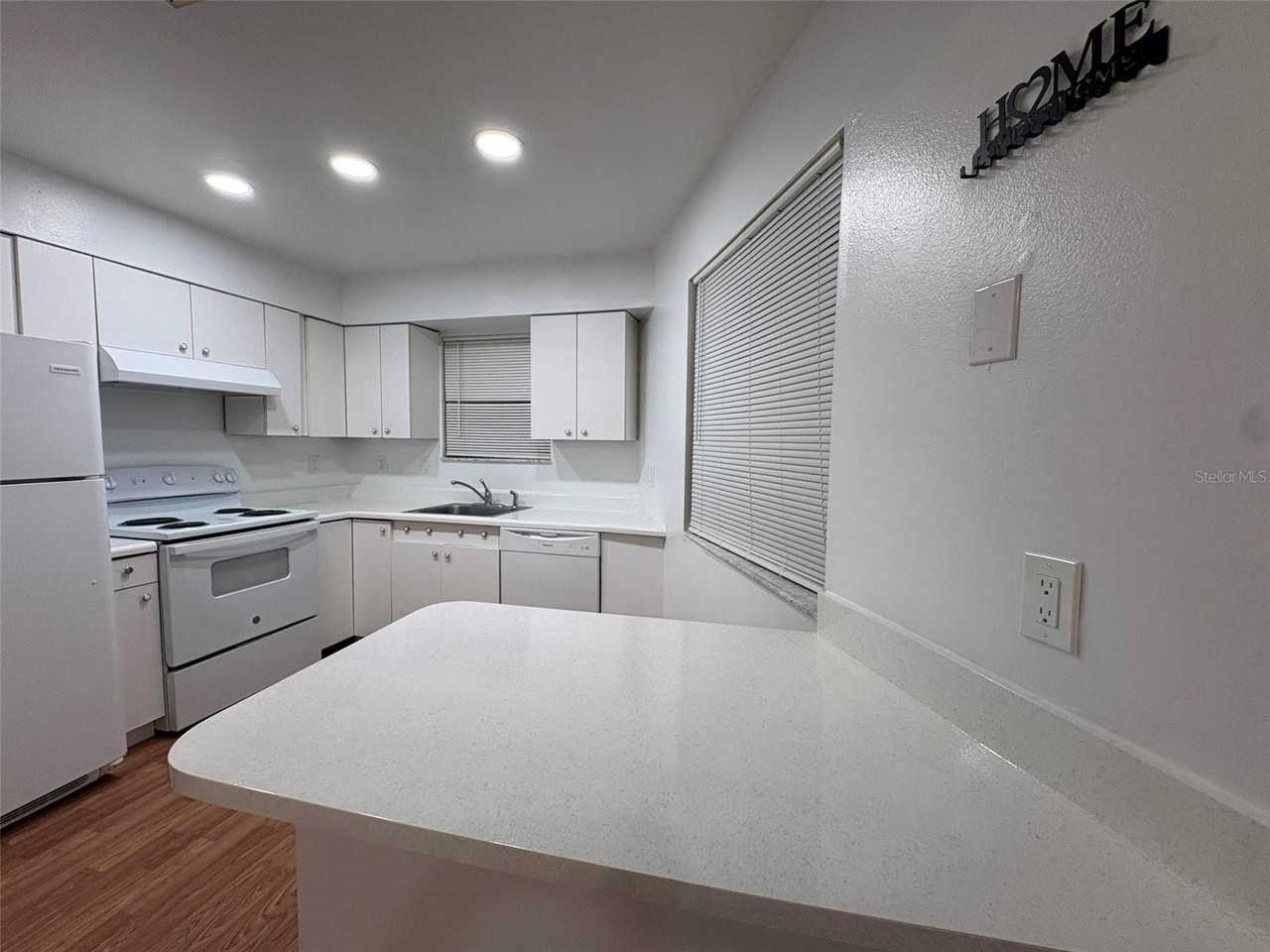 1724 Foxhall Cir #1724 - Photo 4 of 22